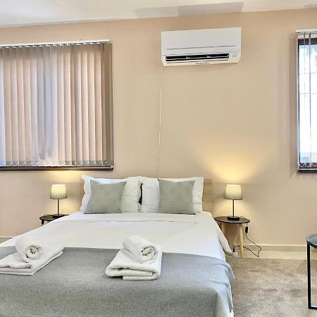 Studio For 4 Guests Next To Mall & Free Street Parking สตาราซาโกรา ภายนอก รูปภาพ