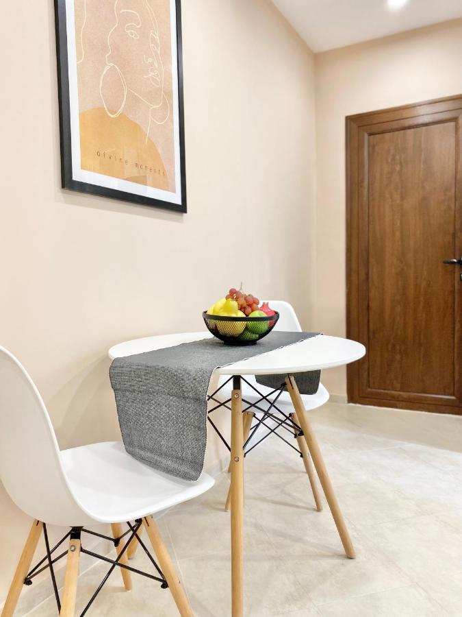Studio For 4 Guests Next To Mall & Free Street Parking สตาราซาโกรา ภายนอก รูปภาพ