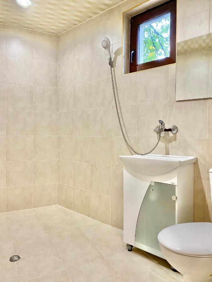 Studio For 4 Guests Next To Mall & Free Street Parking สตาราซาโกรา ภายนอก รูปภาพ