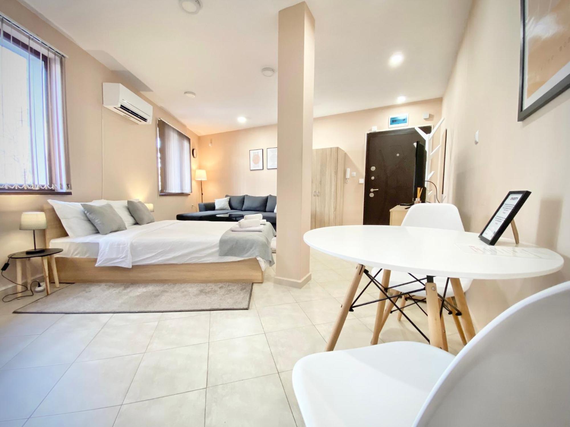 Studio For 4 Guests Next To Mall & Free Street Parking สตาราซาโกรา ภายนอก รูปภาพ