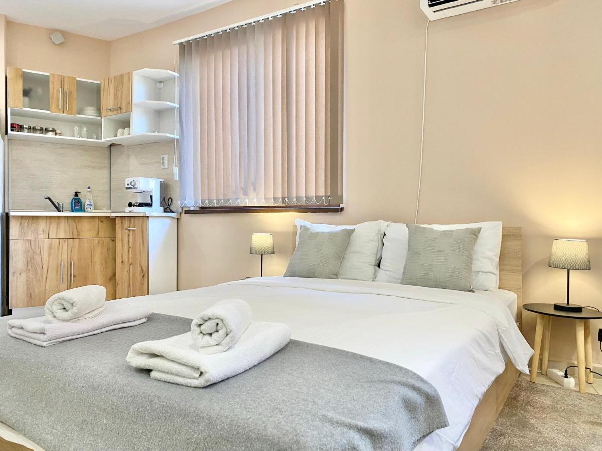 Studio For 4 Guests Next To Mall & Free Street Parking สตาราซาโกรา ภายนอก รูปภาพ