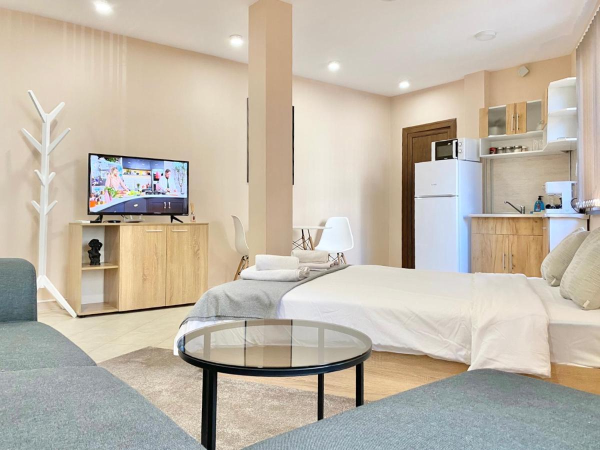 Studio For 4 Guests Next To Mall & Free Street Parking สตาราซาโกรา ภายนอก รูปภาพ