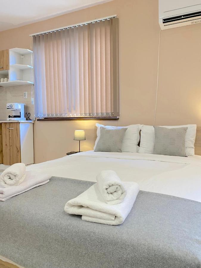 Studio For 4 Guests Next To Mall & Free Street Parking สตาราซาโกรา ภายนอก รูปภาพ